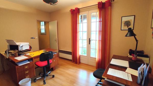 BELLE  MAISON SUR SOUS SOL