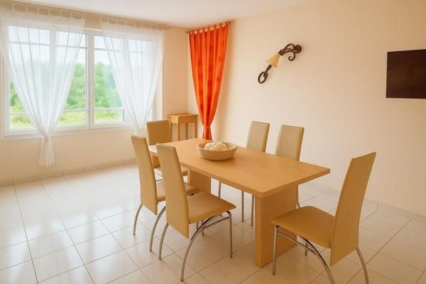 Maison de ville 11 pièces – 225 m² habitables + grenier aménageable – Ambrières-les-Vallées