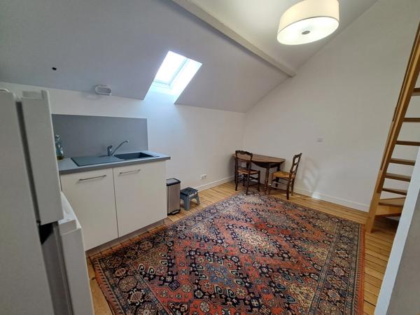 Appartement à louer 1 pièces BELLEU (02)