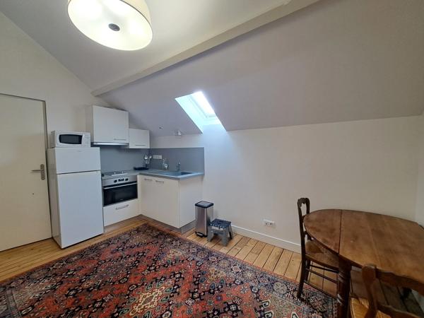 Appartement à louer 1 pièces BELLEU (02)