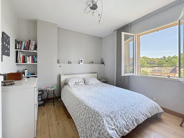 PERTUIS - Maison familiale avec piscine, terrain de 400m² plein sud - Exclusivité