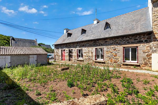 À vendre - Charmante longère en pierre à Plérin
