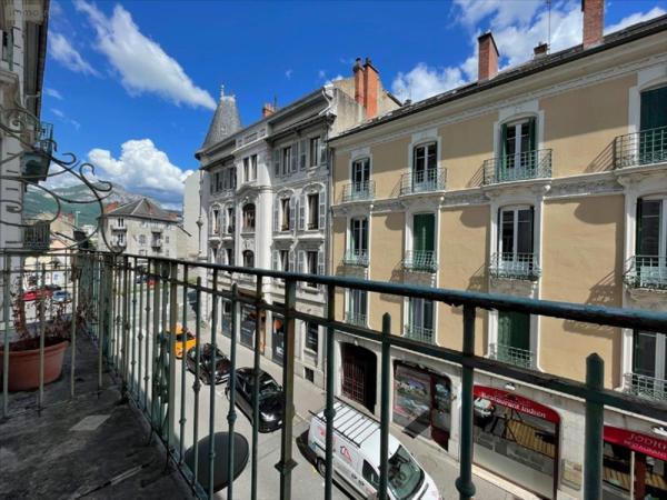 Appartement à louer à Chambéry en Savoie (73000), ref : 73007-144
