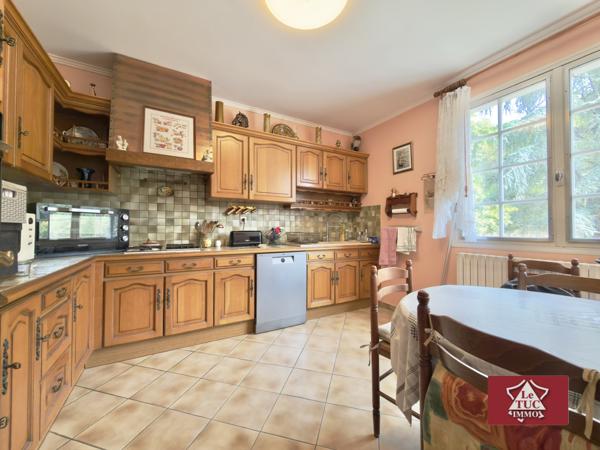 Maison 4 chambres avec garages et jardin Penne-d'Agenais (47140)