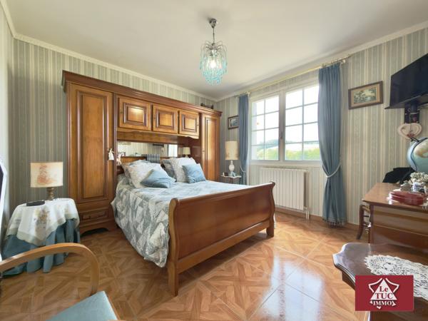 Maison 4 chambres avec garages et jardin Penne-d'Agenais (47140)