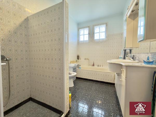 Maison 4 chambres avec garages et jardin Penne-d'Agenais (47140)