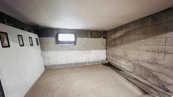 QUIMPER (29) – À Vendre : Box double sécurisée en Sous-Sol de 25 m²