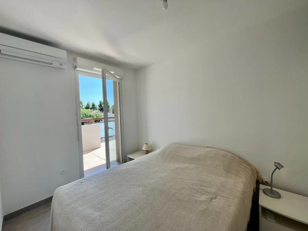 T4 de 85m2 + 2 PARKINGS EN SOUS SOL + TERRASSE A CHATEAU GOMBERT