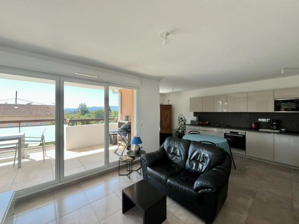 T4 de 85m2 + 2 PARKINGS EN SOUS SOL + TERRASSE A CHATEAU GOMBERT