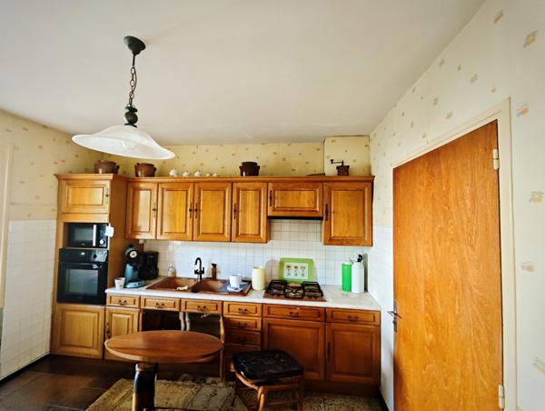 Maison de village avec du potentiel garage, dépendance et jardin  Villepinte (11150)