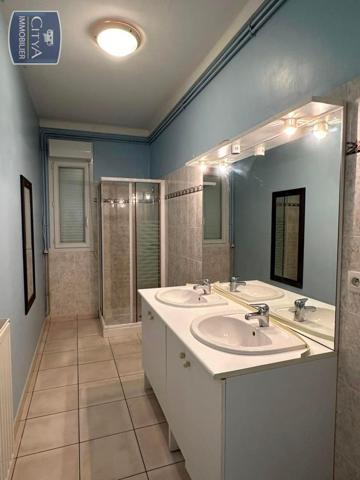 Local professionnel à louer 139.45m²