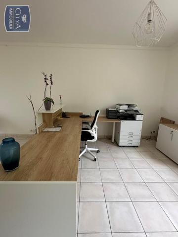 Local professionnel à louer 139.45m²