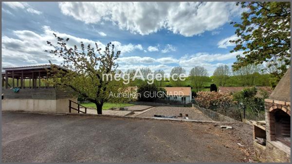 Maison à BRESSUIRE, 79300 - 8 pièces 138m²