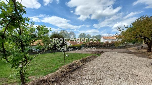 Maison à BRESSUIRE, 79300 - 8 pièces 138m²