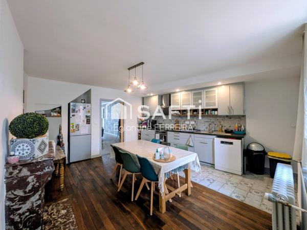 ISSOUDUN, CENTRE-VILLE, MAISON 110m² AVEC COUR ET GARAGE