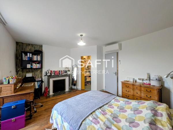 ISSOUDUN, CENTRE-VILLE, MAISON 110m² AVEC COUR ET GARAGE