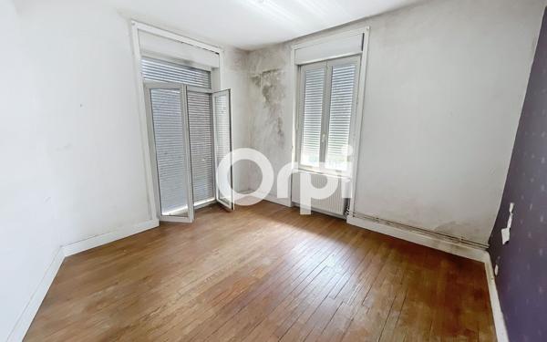 Immeuble à vendre    5 pièces •  Brive-la-Gaillarde