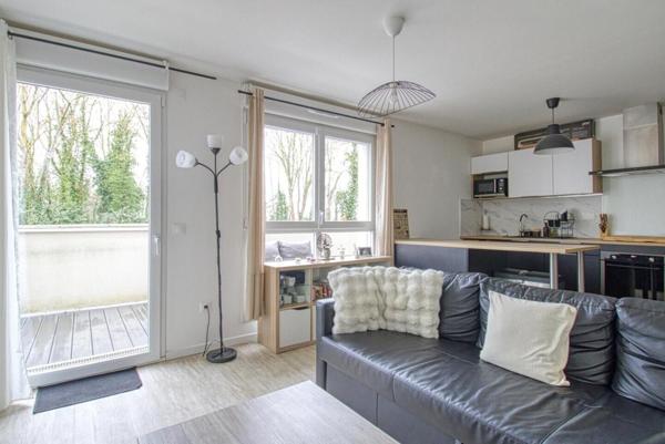 Magnifique F2 au cœur du bourg de Saint-Thibault-des-Vignes