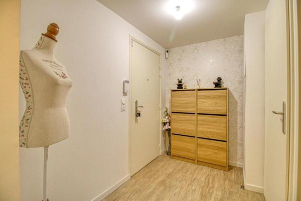 Magnifique F2 au cœur du bourg de Saint-Thibault-des-Vignes