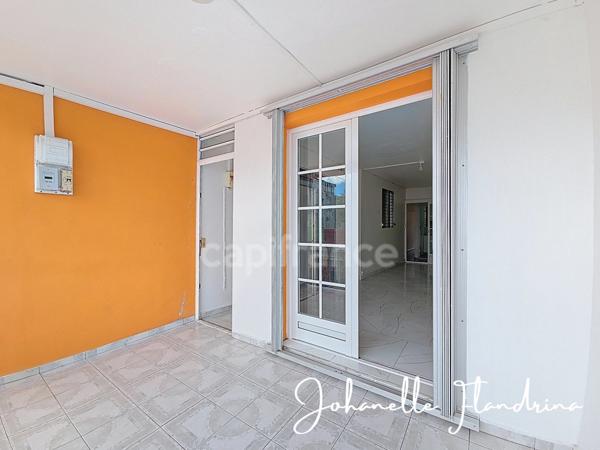 Appartement 2 chambres + 1 bureau - 1 000 €/mois charges comprises - PORT LOUIS (971)