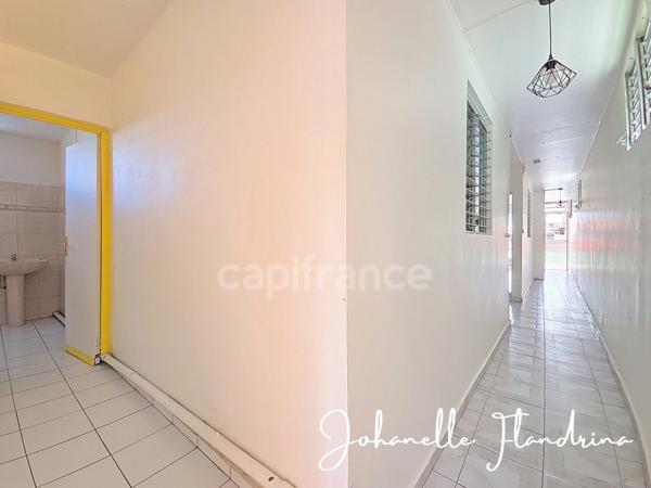 Appartement 2 chambres + 1 bureau - 1 000 €/mois charges comprises - PORT LOUIS (971)