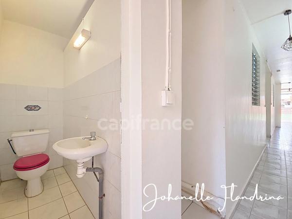 Appartement 2 chambres + 1 bureau - 1 000 €/mois charges comprises - PORT LOUIS (971)