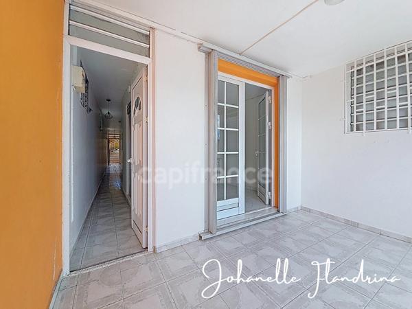Appartement 2 chambres + 1 bureau - 1 000 €/mois charges comprises - PORT LOUIS (971)