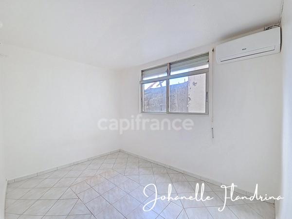 Appartement 2 chambres + 1 bureau - 1 000 €/mois charges comprises - PORT LOUIS (971)