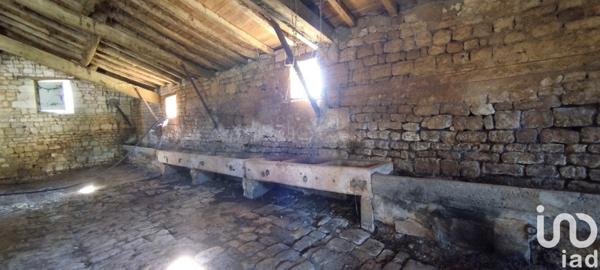 Grange 2 pièces de 302 m² à Pissotte (85200)