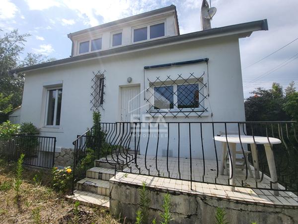 MAISON AVEC CHAMBRES ET PIECES DE VIE AU RDC - PROCHE CENTRE ET PLAGES