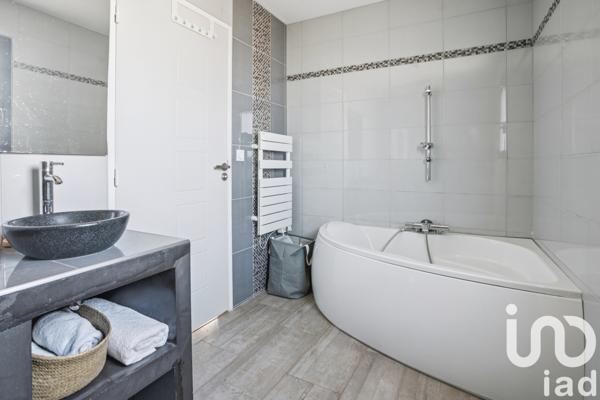 Maison à vendre 5 pièces 282 m² Bassens