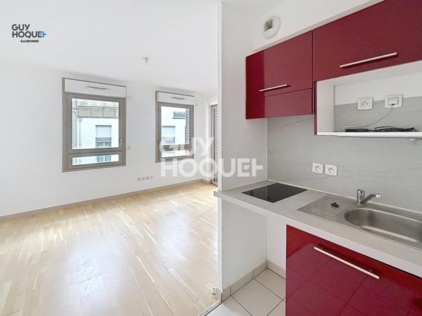 Au pied de la gare Ermont-Eaubonne- Studio 25.2m² au calme avec balcon sur cour et place de parking en sous-sol
