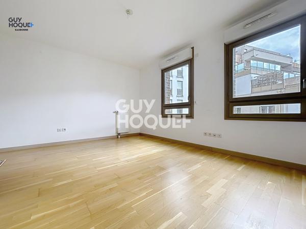 Au pied de la gare Ermont-Eaubonne- Studio 25.2m² au calme avec balcon sur cour et place de parking en sous-sol