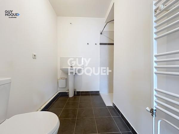 Au pied de la gare Ermont-Eaubonne- Studio 25.2m² au calme avec balcon sur cour et place de parking en sous-sol