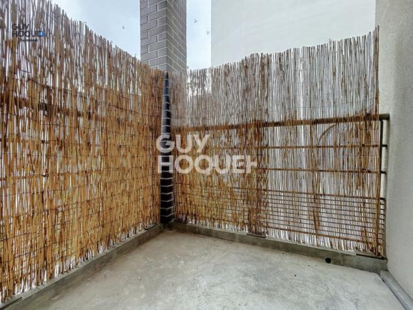 Au pied de la gare Ermont-Eaubonne- Studio 25.2m² au calme avec balcon sur cour et place de parking en sous-sol