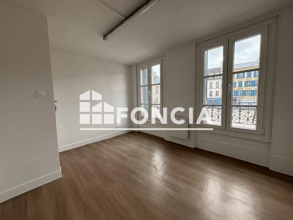 Location Local commercial 2 pièces 45 m² - 48 RUE DE POISSY - BATIMENT B SUR COUR Saint Germain En Laye 78100