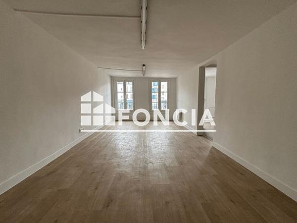 Location Local commercial 2 pièces 45 m² - 48 RUE DE POISSY - BATIMENT B SUR COUR Saint Germain En Laye 78100