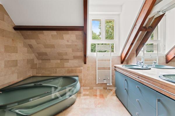 Île de la Loge — Villa d’architecte en bord de Seine avec piscine et vues panoramiques