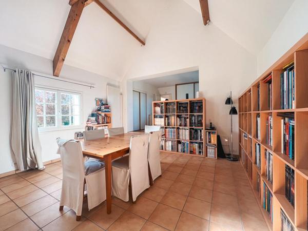 MAISON 8 PIÈCES AVEC PISCINE, POOL HOUSE ET GARAGE- SAINT-ETIENNE-DE-MONTLUC