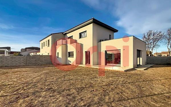 Maison à vendre    4 pièces •  Pia