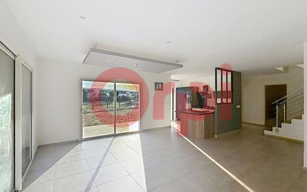 Maison à vendre    4 pièces •  Pia