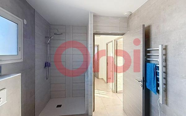 Maison à vendre    4 pièces •  Pia