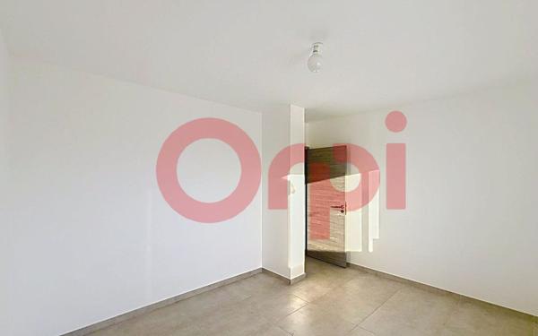 Maison à vendre    4 pièces •  Pia