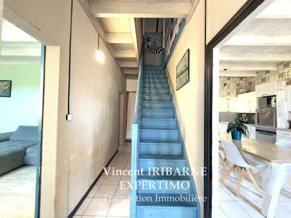 Taillebourg (17350) Maison Charentaise, 4 Chambres, Jardin et Garage.