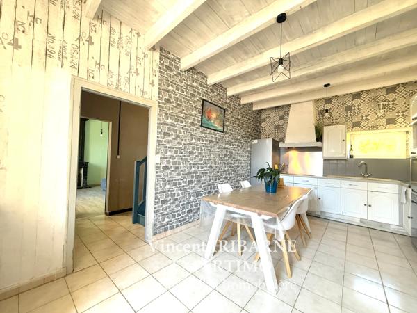 Taillebourg (17350) Maison Charentaise, 4 Chambres, Jardin et Garage.