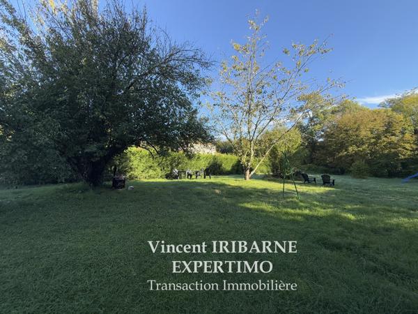 Taillebourg (17350) Maison Charentaise, 4 Chambres, Jardin et Garage.