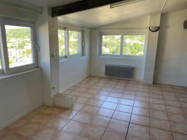 Studio situé pace saint michel