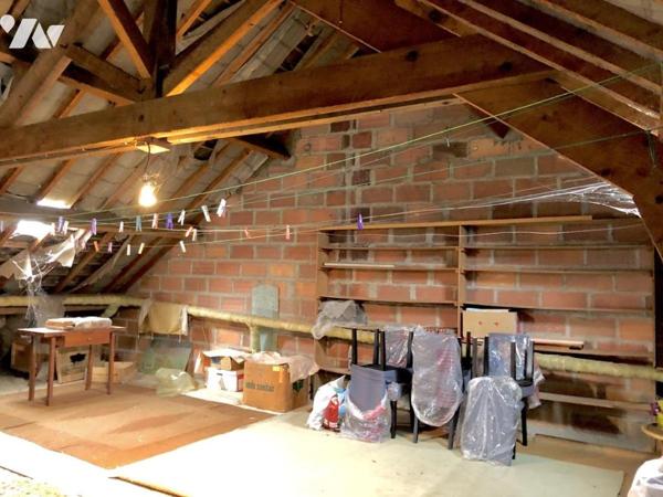 VILLAINES SOUS MALICORNE : MAISON de bourg avec garage et jardin