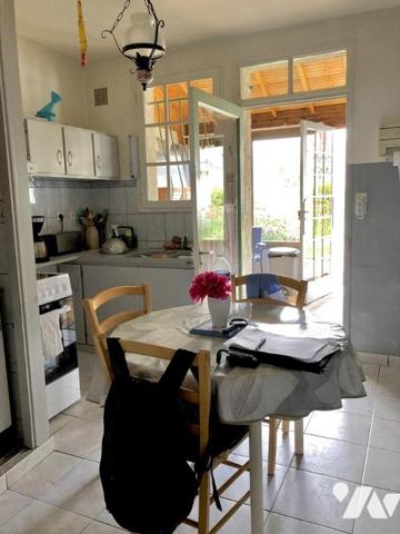 VILLAINES SOUS MALICORNE : MAISON de bourg avec garage et jardin