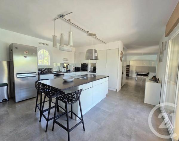 Maison à vendre  5 pièces - 142 m 2   PLAN DE CUQUES  - 13